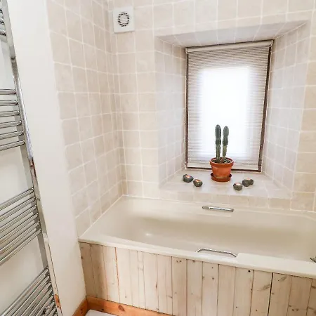 Tatil Evi 1 Yew Tree *